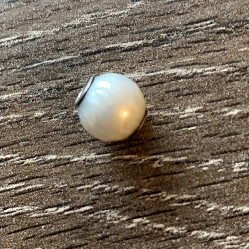 Pearl pandora charm
